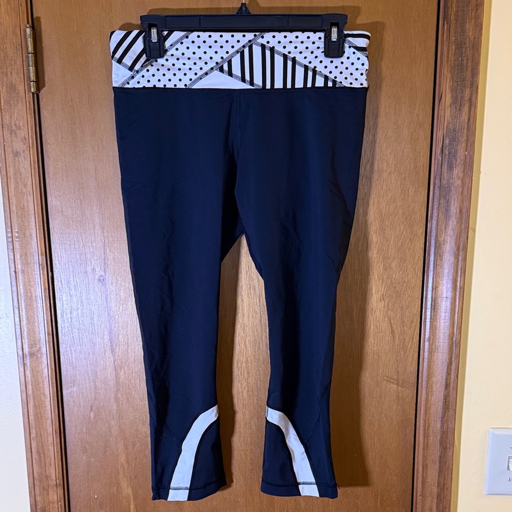 Lululemon Athletica Flawed Black and White Lululemon Run: Inspire Crop II